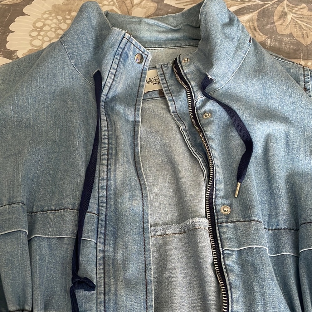 Jean jacket - Picture 3 of 9